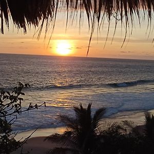 Punta Sur, Frente Al Mar Y El Atardecer